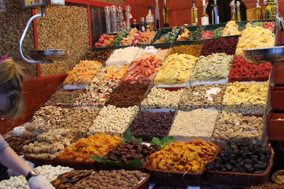 Spice displays at Mercat de la Boqueria