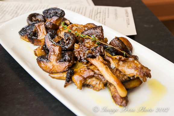 Setas al Jerez (Mushrooms sauteed in olive oil with a splash of sherry)