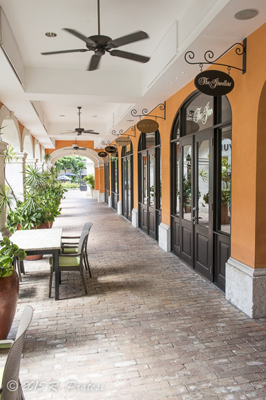 Luxury shopping and great local restaurants are just a short walk from the resort Luxury shopping and great local restaurants are just a short walk from the resort