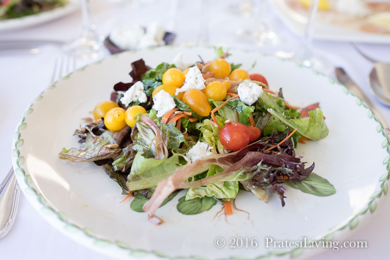 Salad with Fresh Goat Cheese