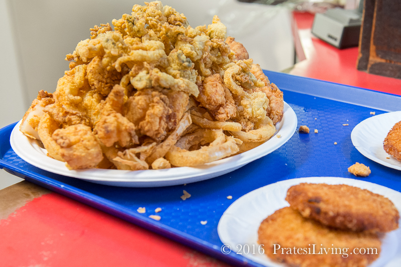 The Clam Box - Fried clams and crab cakes